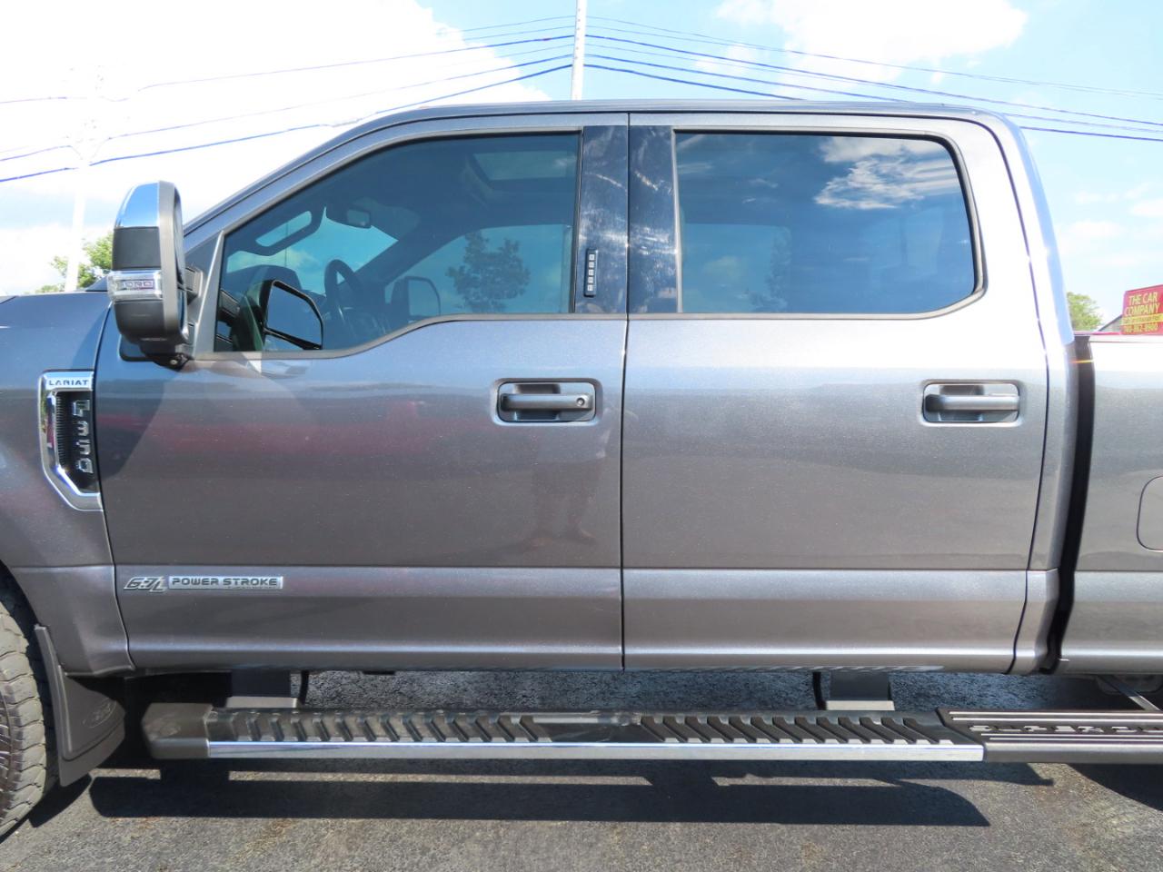 Ford Super Duty F-350 SRW Lariat 4WD Crew Cab 8' Box 2019