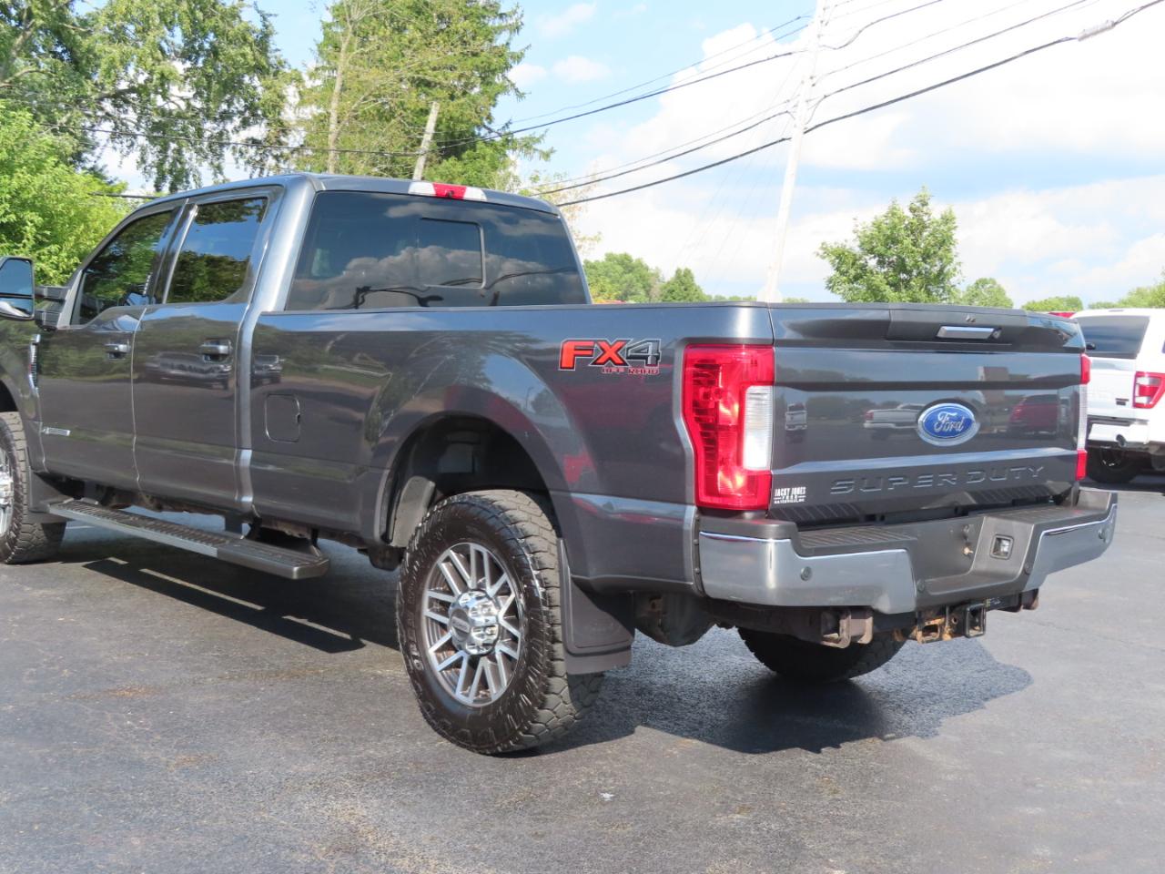Ford Super Duty F-350 SRW Lariat 4WD Crew Cab 8' Box 2019