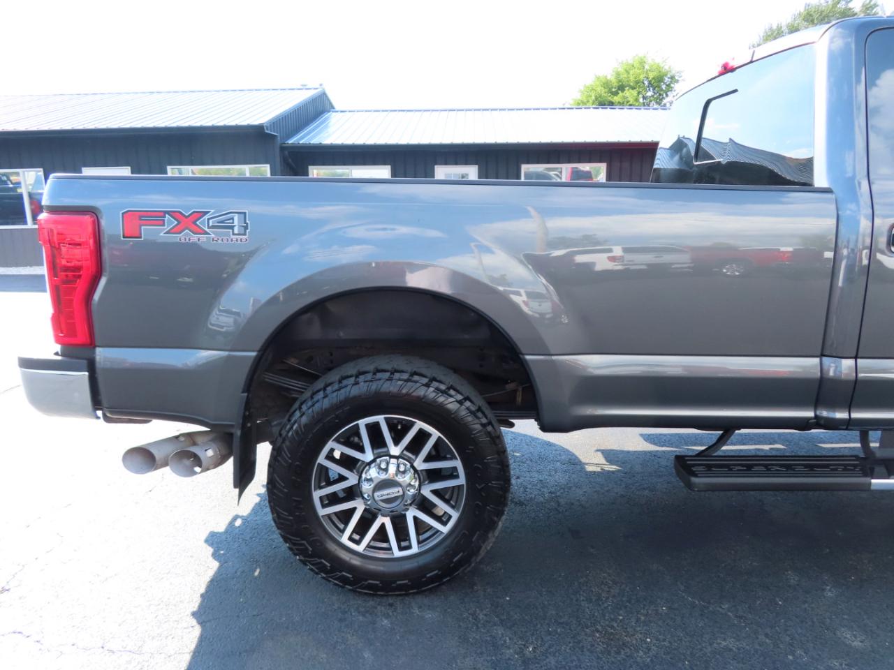 Ford Super Duty F-350 SRW Lariat 4WD Crew Cab 8' Box 2019