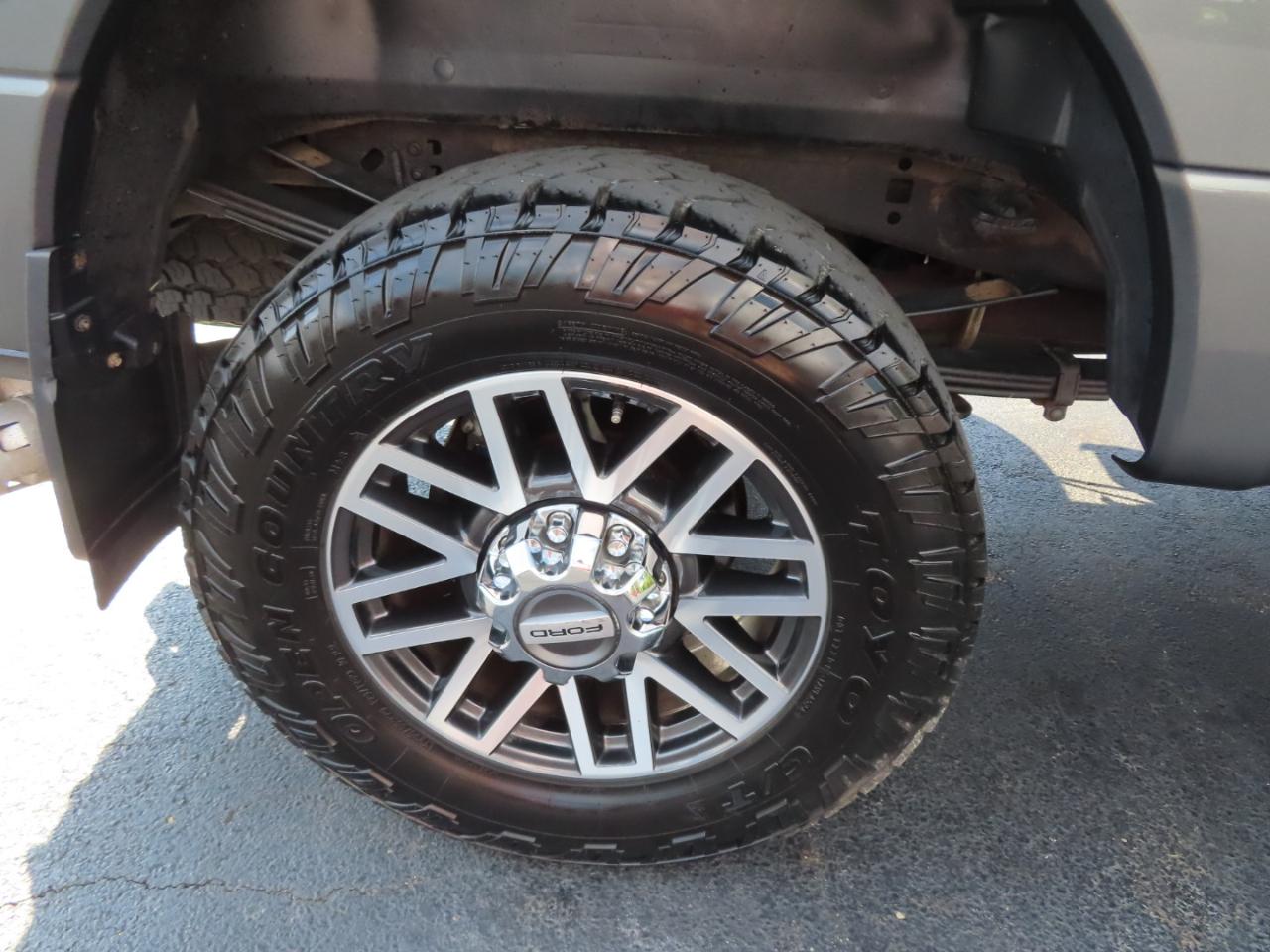 Ford Super Duty F-350 SRW Lariat 4WD Crew Cab 8' Box 2019