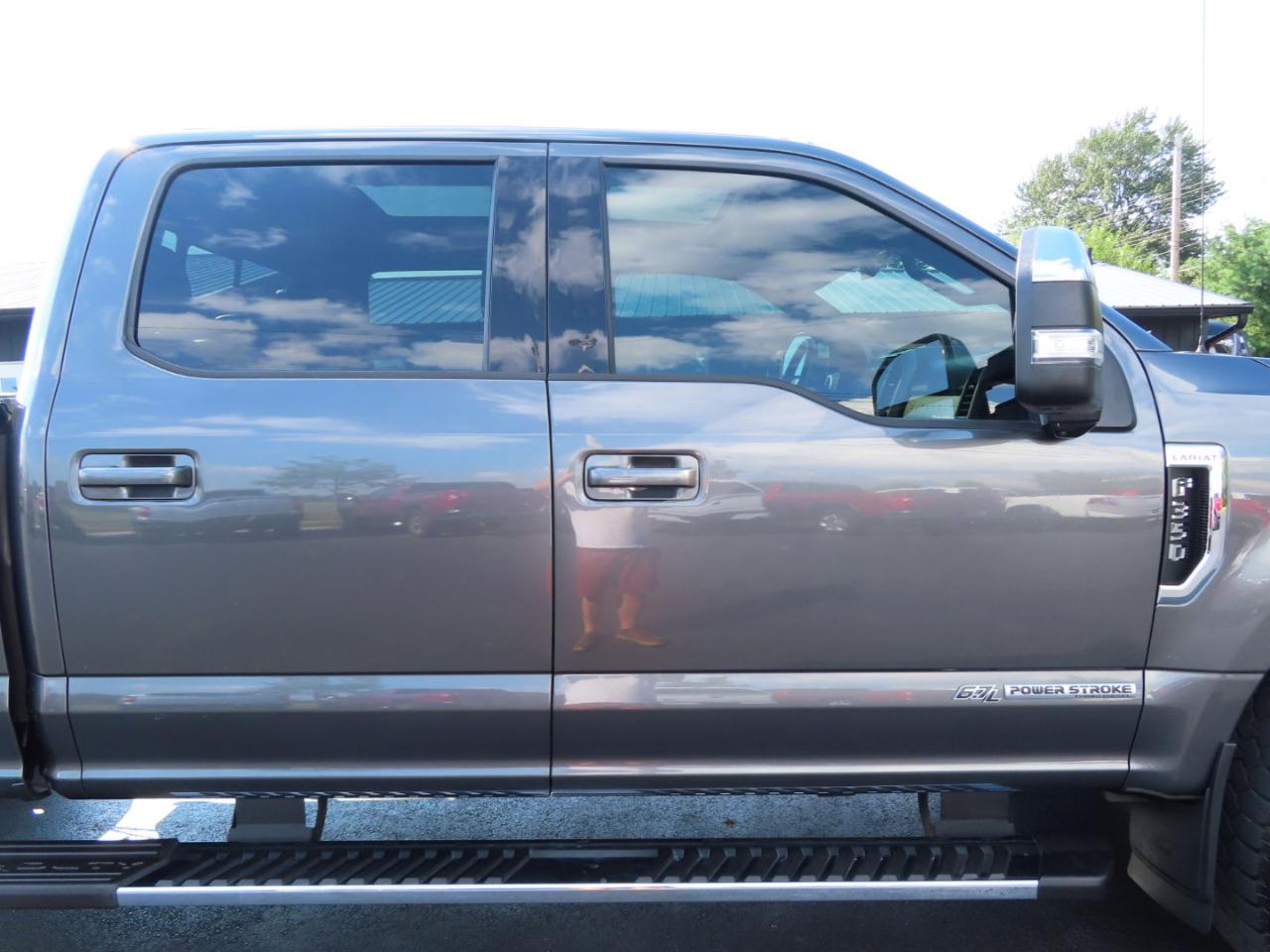 Ford Super Duty F-350 SRW Lariat 4WD Crew Cab 8' Box 2019