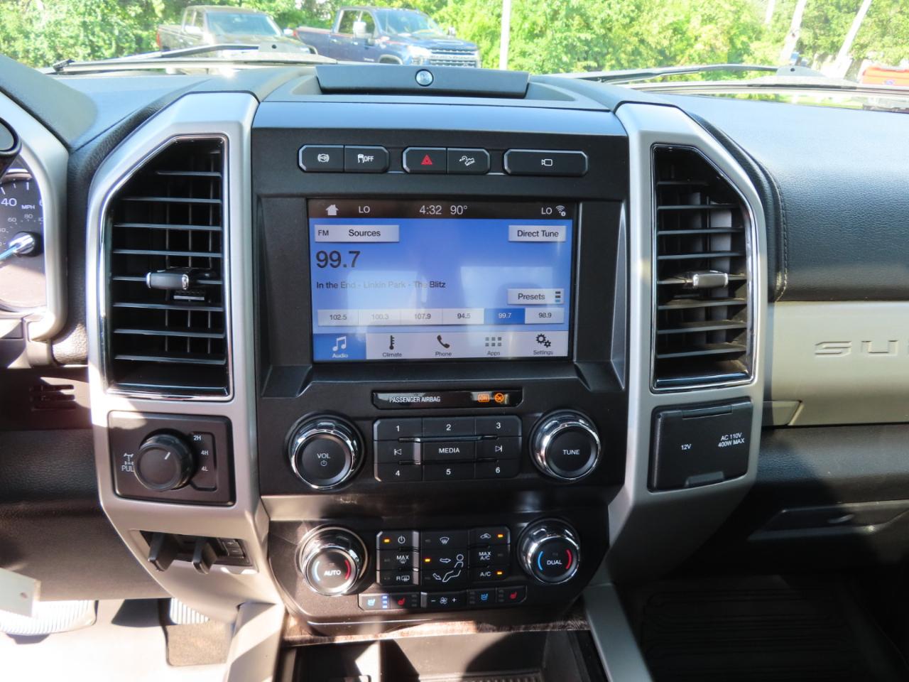 Ford Super Duty F-350 SRW Lariat 4WD Crew Cab 8' Box 2019