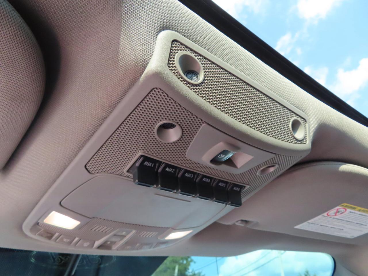 Ford Super Duty F-350 SRW Lariat 4WD Crew Cab 8' Box 2019