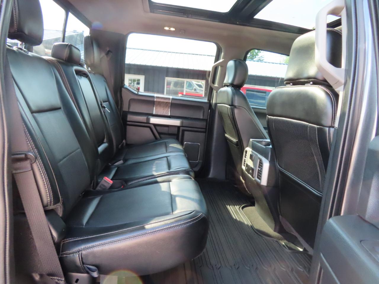 Ford Super Duty F-350 SRW Lariat 4WD Crew Cab 8' Box 2019