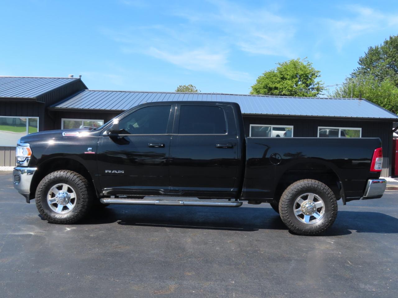 RAM 2500 Big Horn 4x4 Crew Cab 6'4" Box 2020