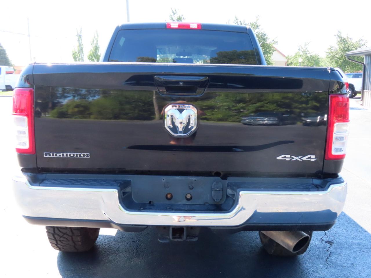 RAM 2500 Big Horn 4x4 Crew Cab 6'4" Box 2020