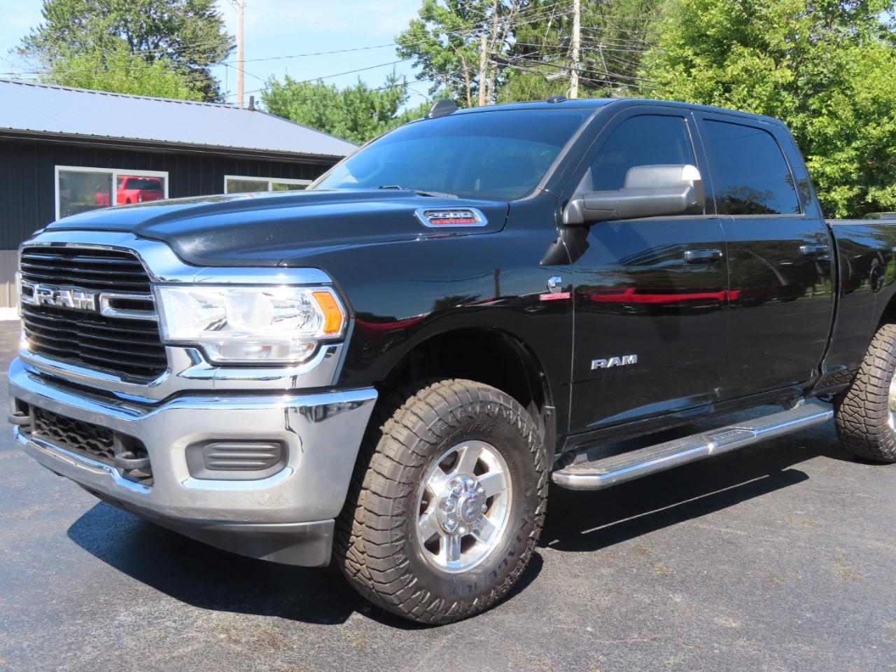 RAM 2500 Big Horn 4x4 Crew Cab 6'4" Box 2020
