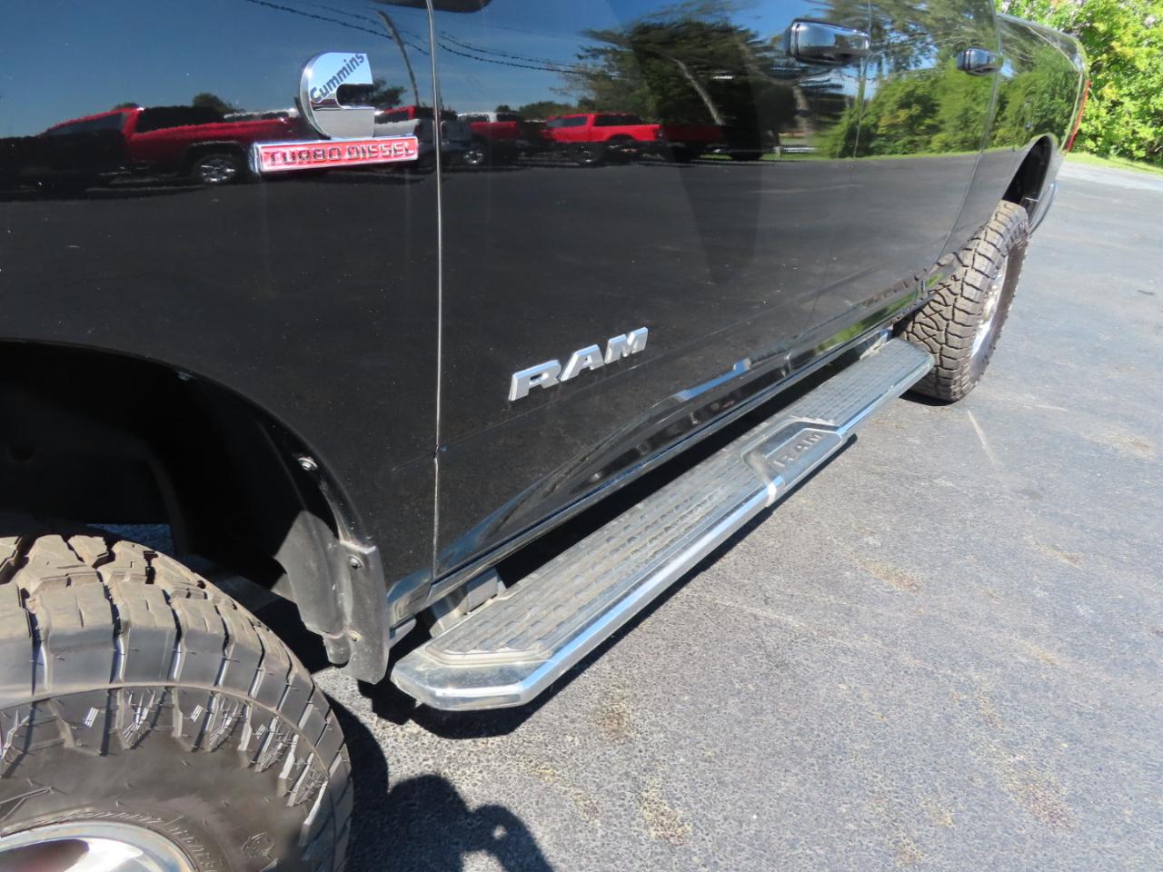 RAM 2500 Big Horn 4x4 Crew Cab 6'4" Box 2020