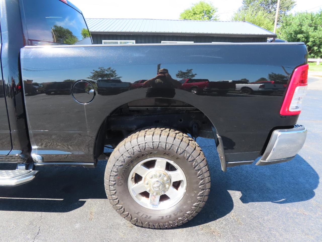 RAM 2500 Big Horn 4x4 Crew Cab 6'4" Box 2020