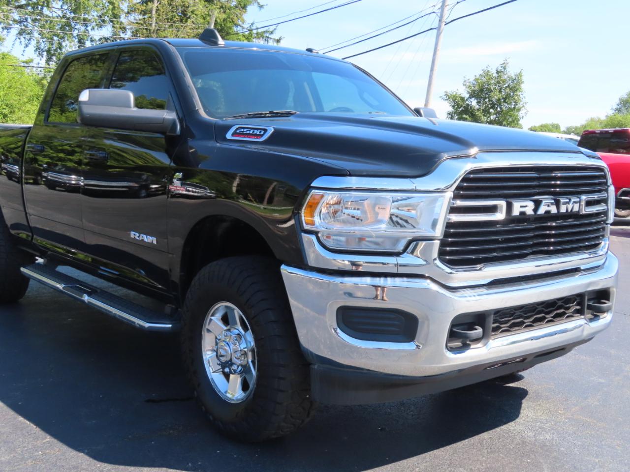 RAM 2500 Big Horn 4x4 Crew Cab 6'4" Box 2020