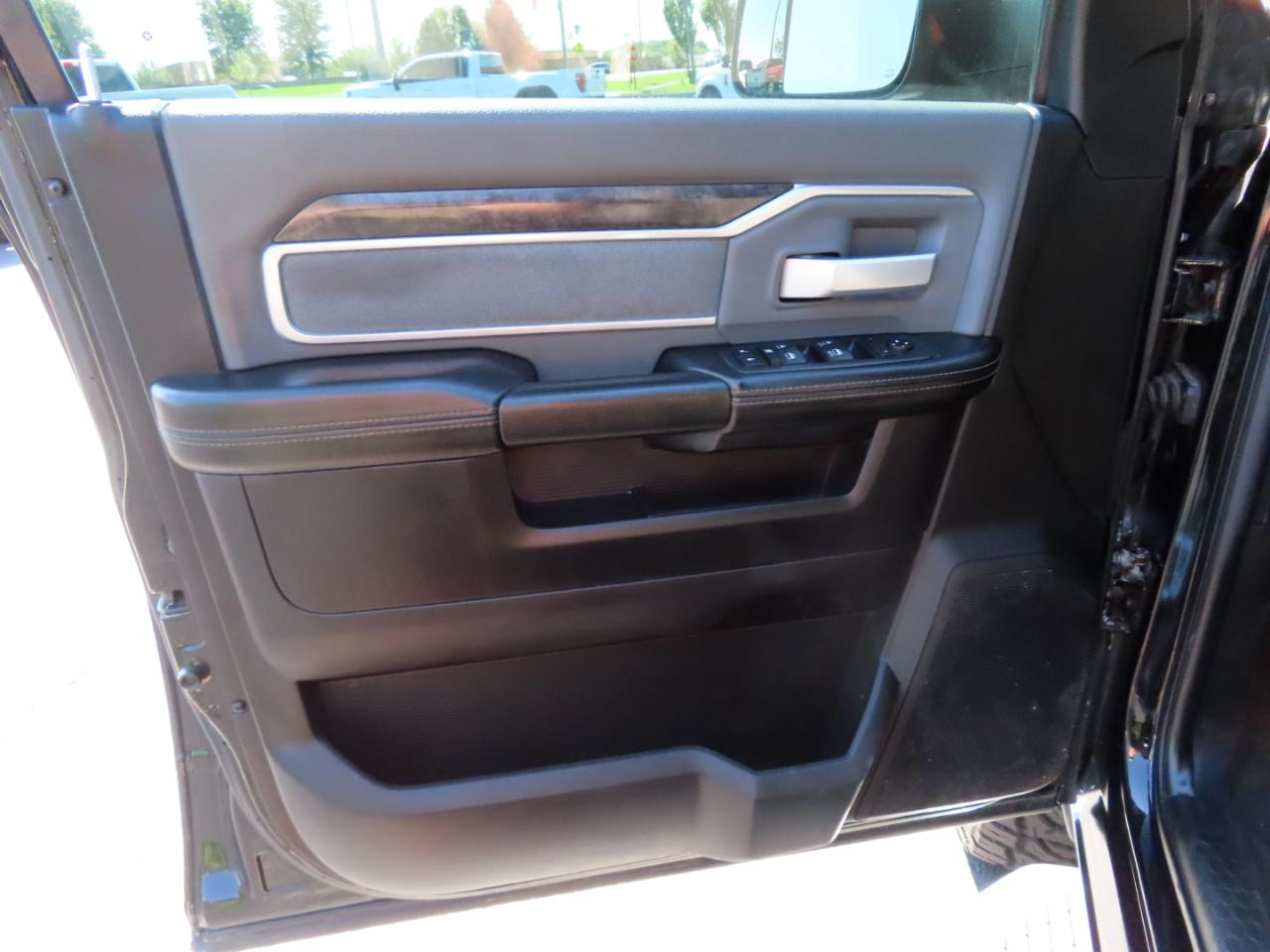 RAM 2500 Big Horn 4x4 Crew Cab 6'4" Box 2020