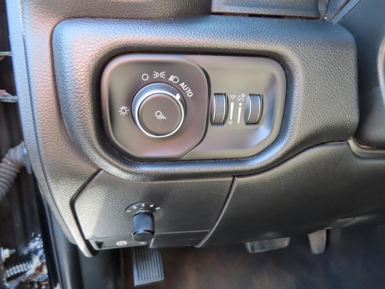 RAM 2500 Big Horn 4x4 Crew Cab 6'4" Box 2020