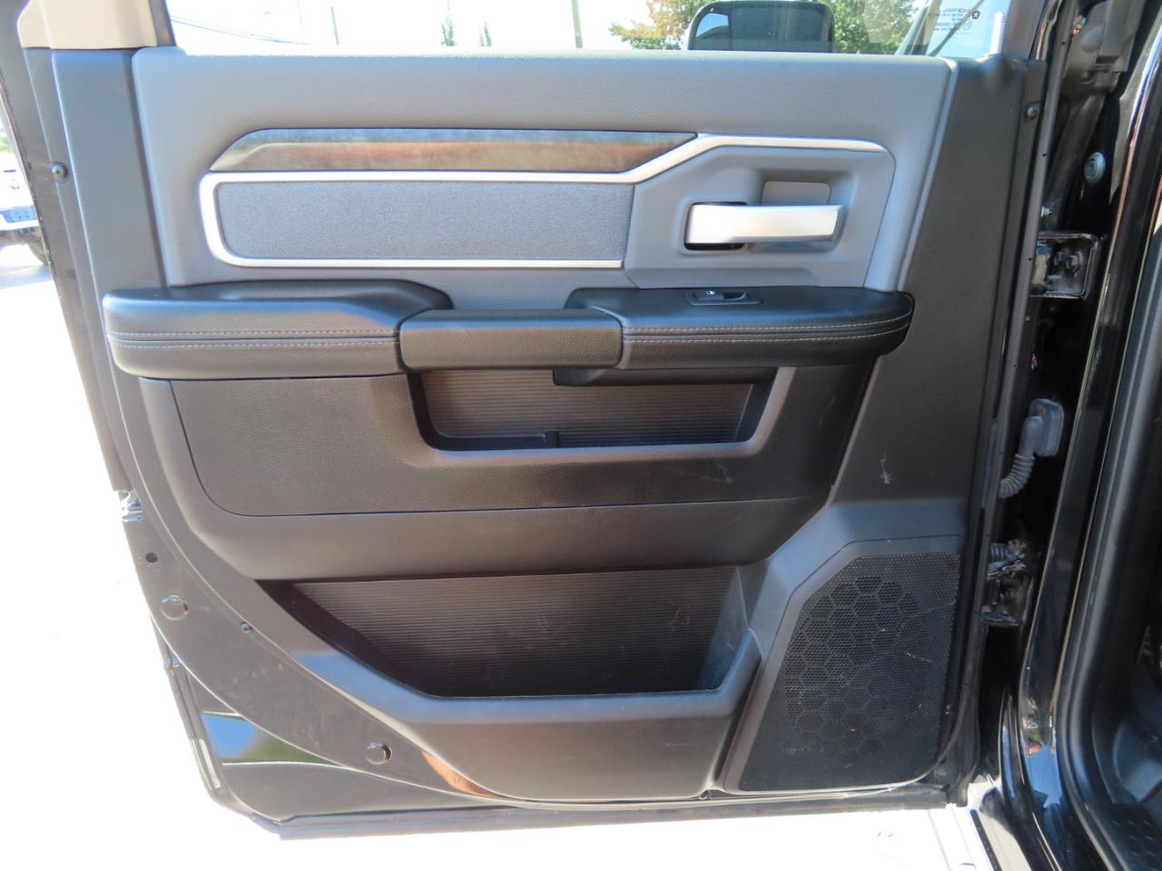 RAM 2500 Big Horn 4x4 Crew Cab 6'4" Box 2020