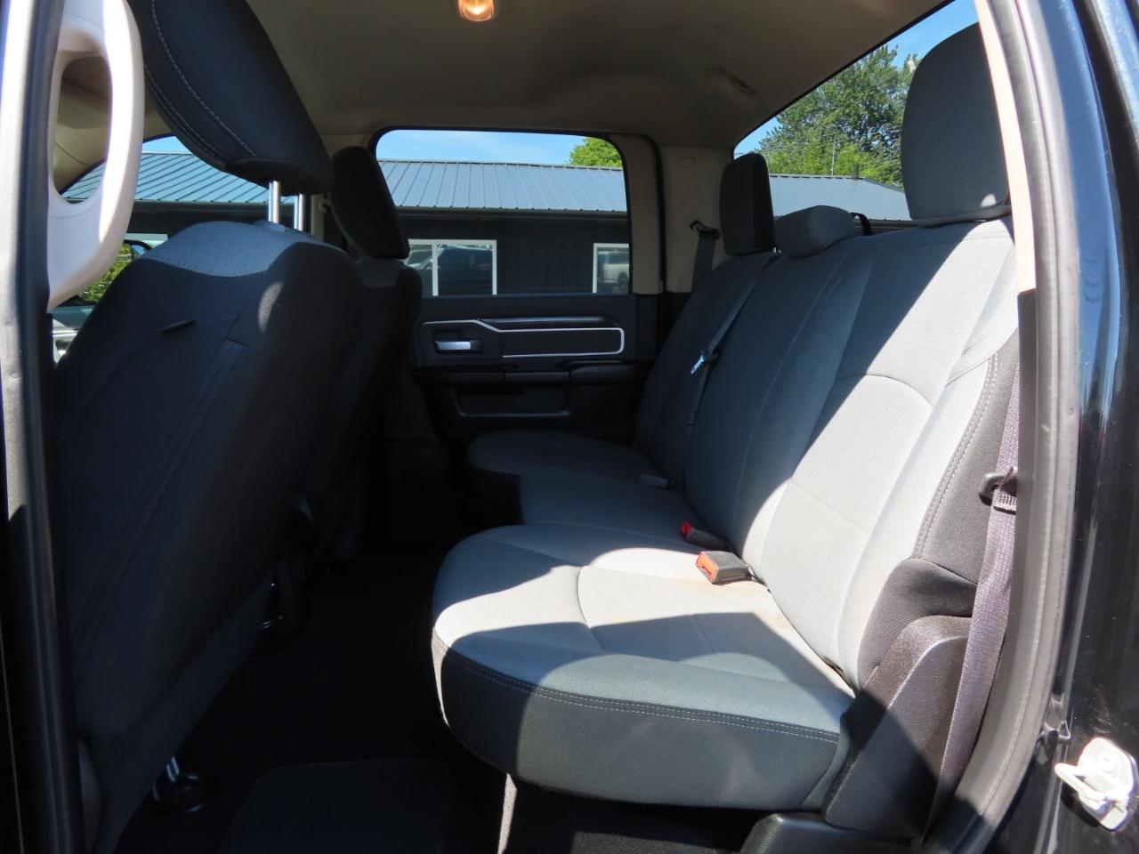 RAM 2500 Big Horn 4x4 Crew Cab 6'4" Box 2020