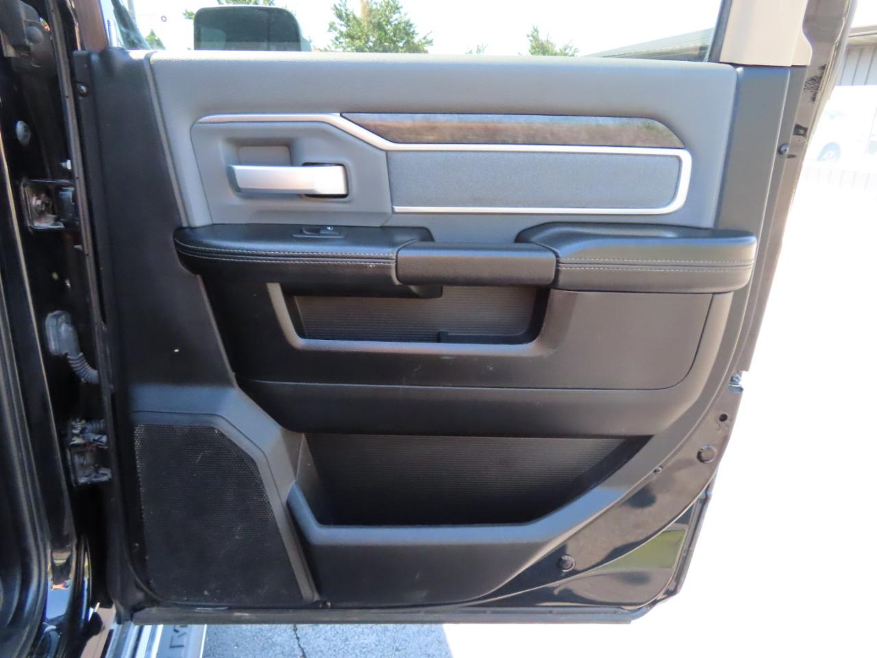 RAM 2500 Big Horn 4x4 Crew Cab 6'4" Box 2020