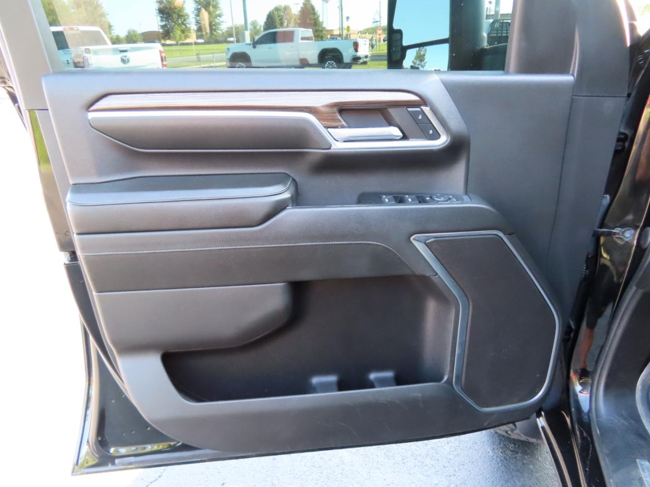 Chevrolet Silverado 3500HD 4WD Crew Cab 172" LT 2024