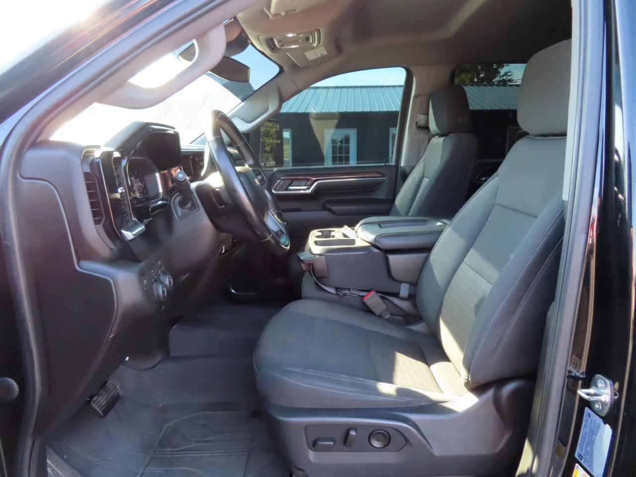Chevrolet Silverado 3500HD 4WD Crew Cab 172" LT 2024