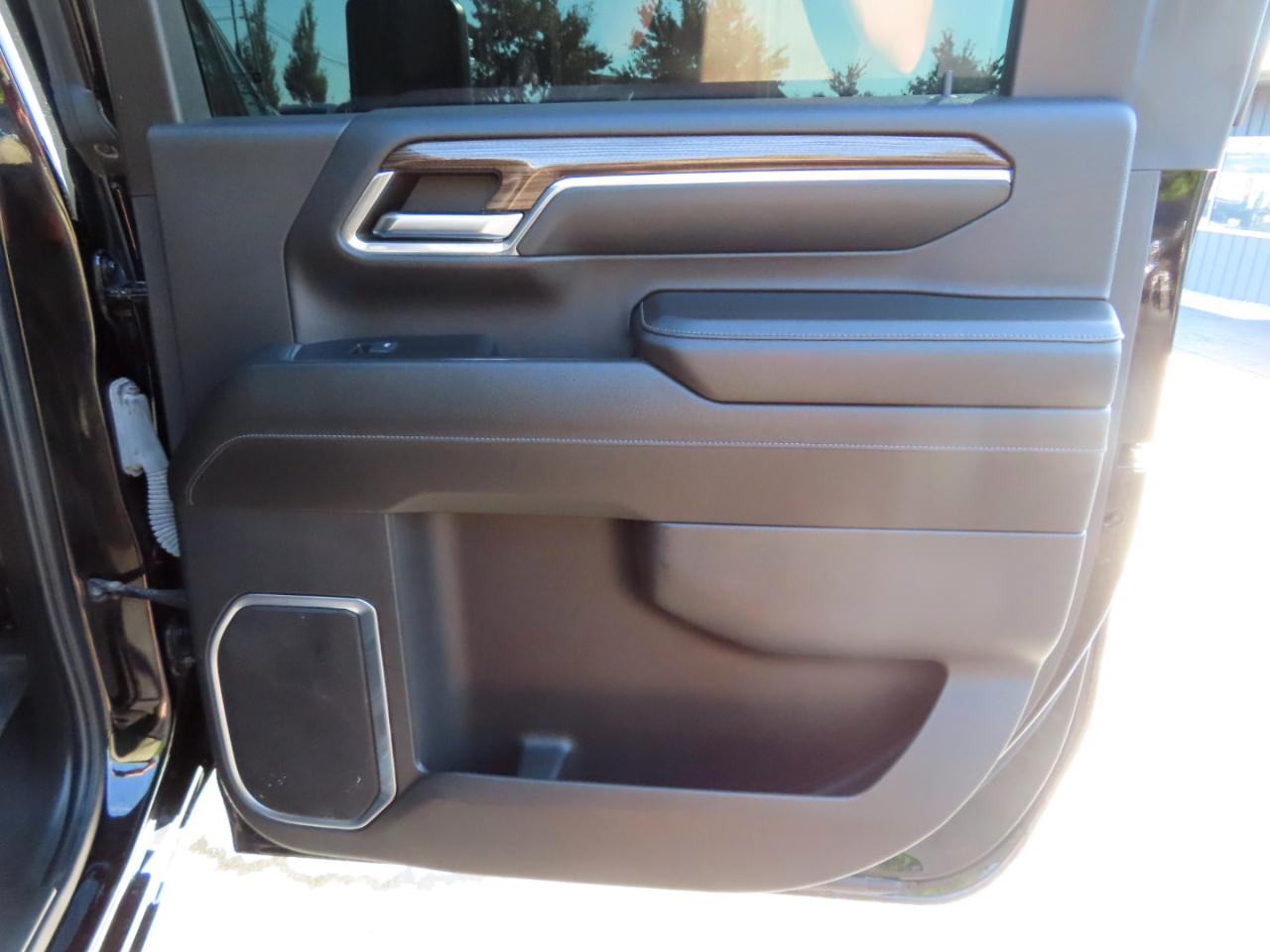 Chevrolet Silverado 3500HD 4WD Crew Cab 172" LT 2024