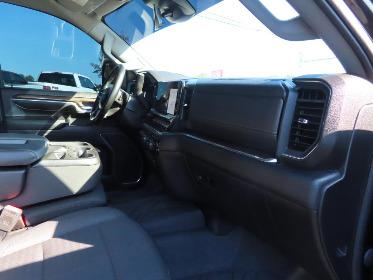 Chevrolet Silverado 3500HD 4WD Crew Cab 172" LT 2024