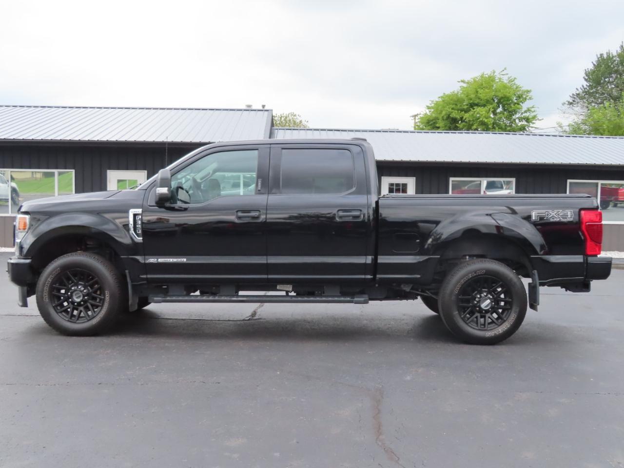 Ford Super Duty F-350 SRW XLT 4WD Crew Cab 6.75' Box 2022