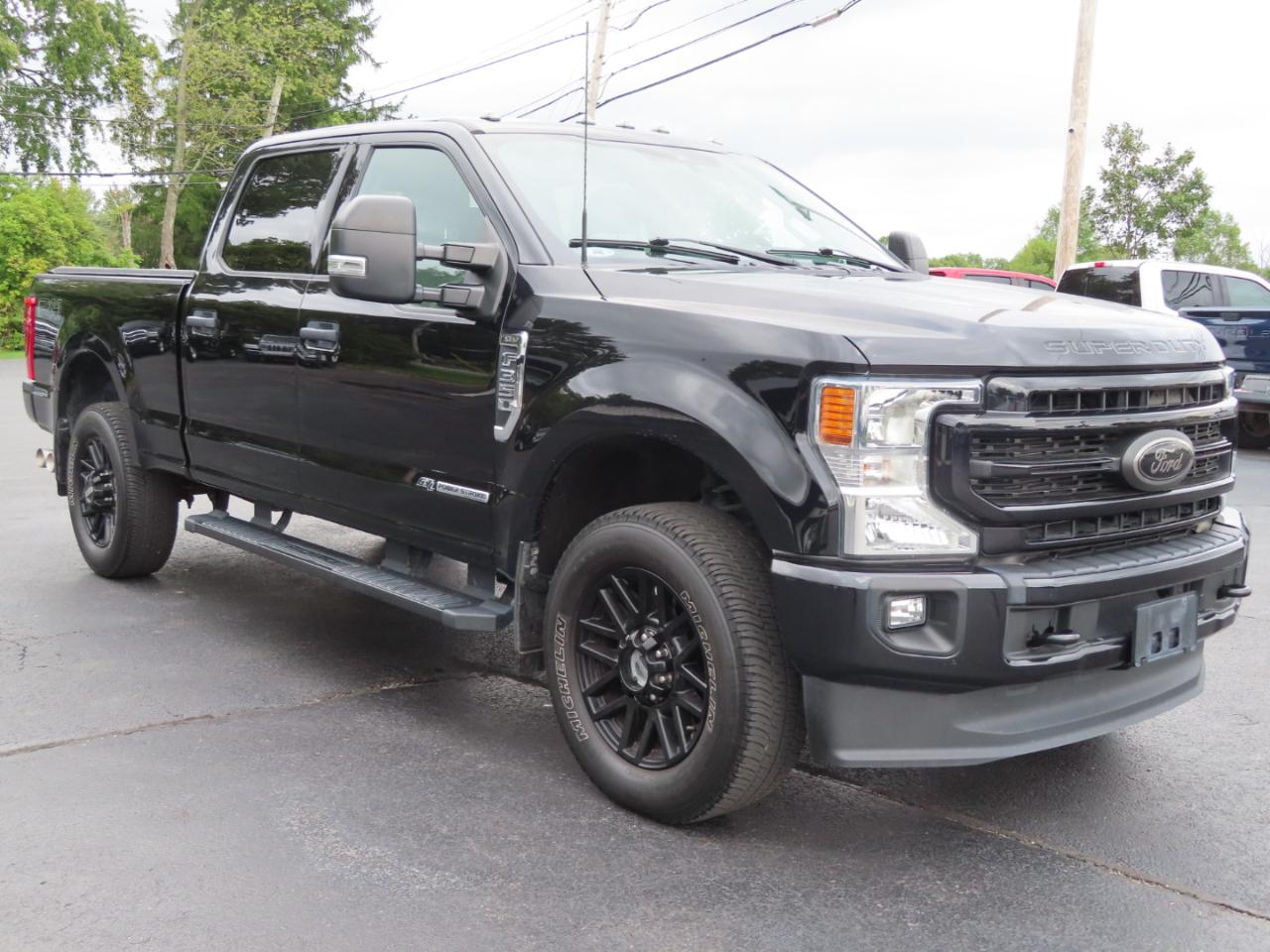 Ford Super Duty F-350 SRW XLT 4WD Crew Cab 6.75' Box 2022