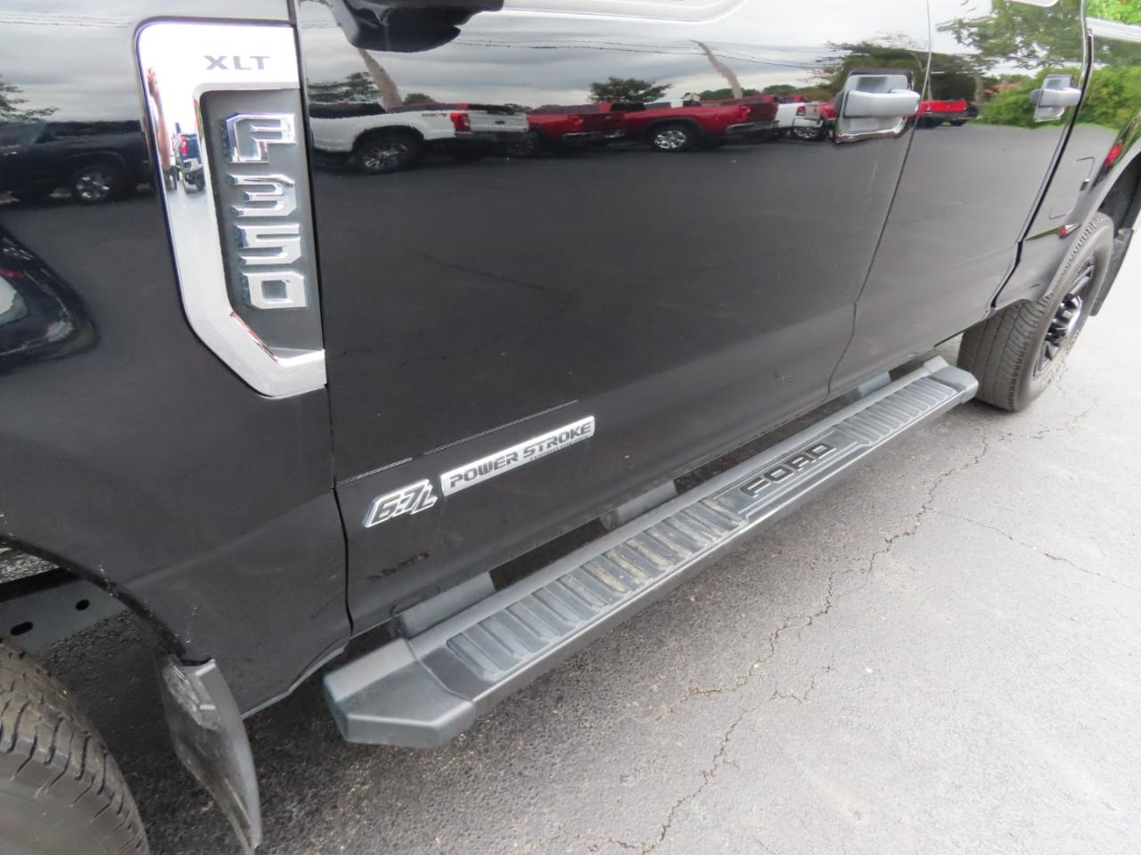Ford Super Duty F-350 SRW XLT 4WD Crew Cab 6.75' Box 2022