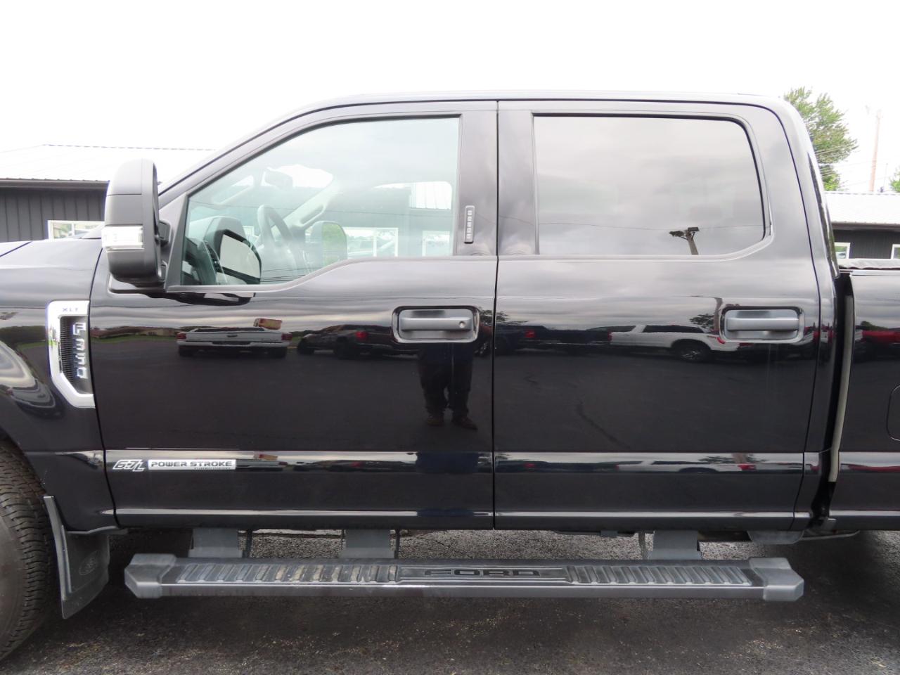Ford Super Duty F-350 SRW XLT 4WD Crew Cab 6.75' Box 2022