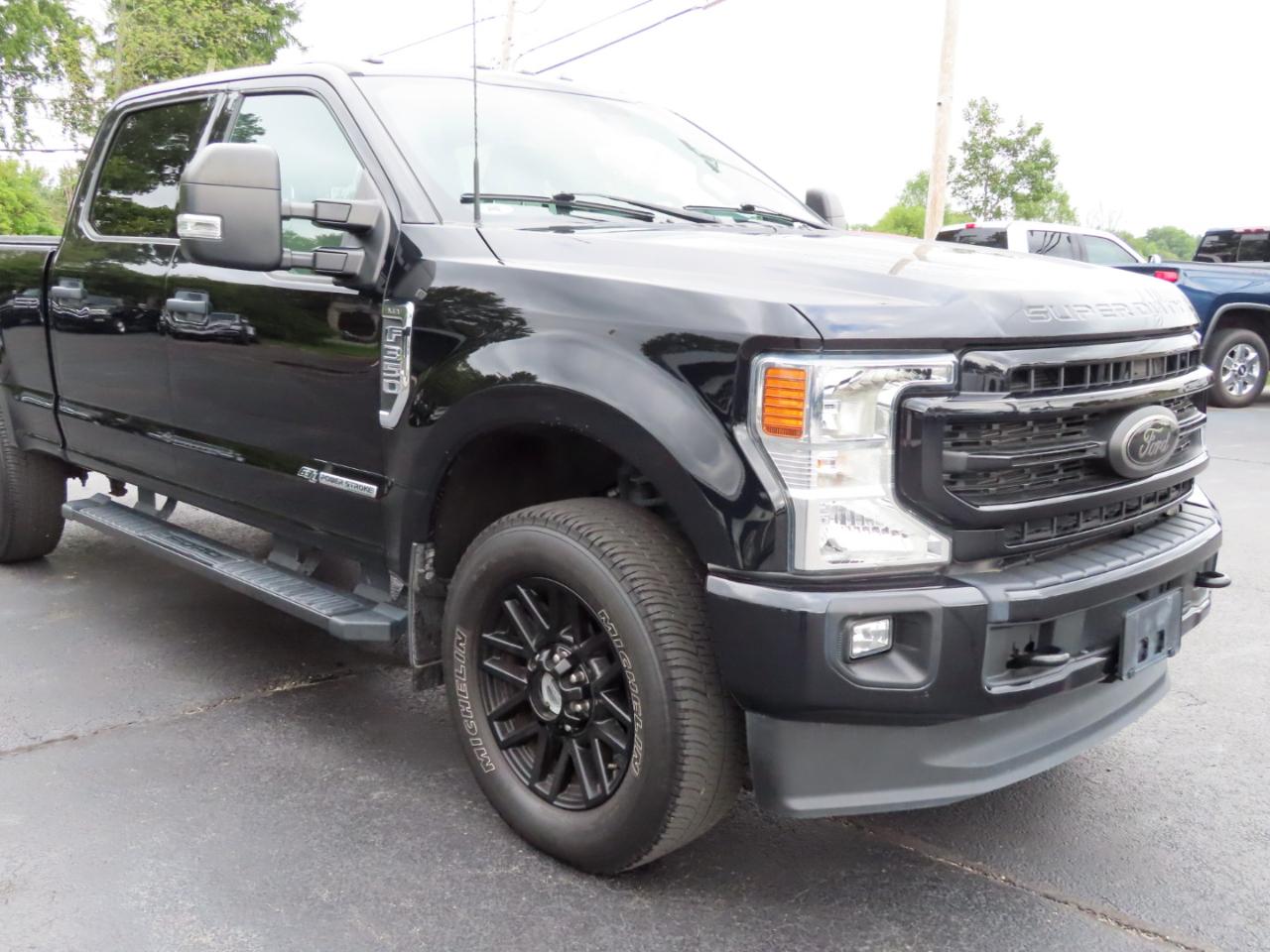 Ford Super Duty F-350 SRW XLT 4WD Crew Cab 6.75' Box 2022