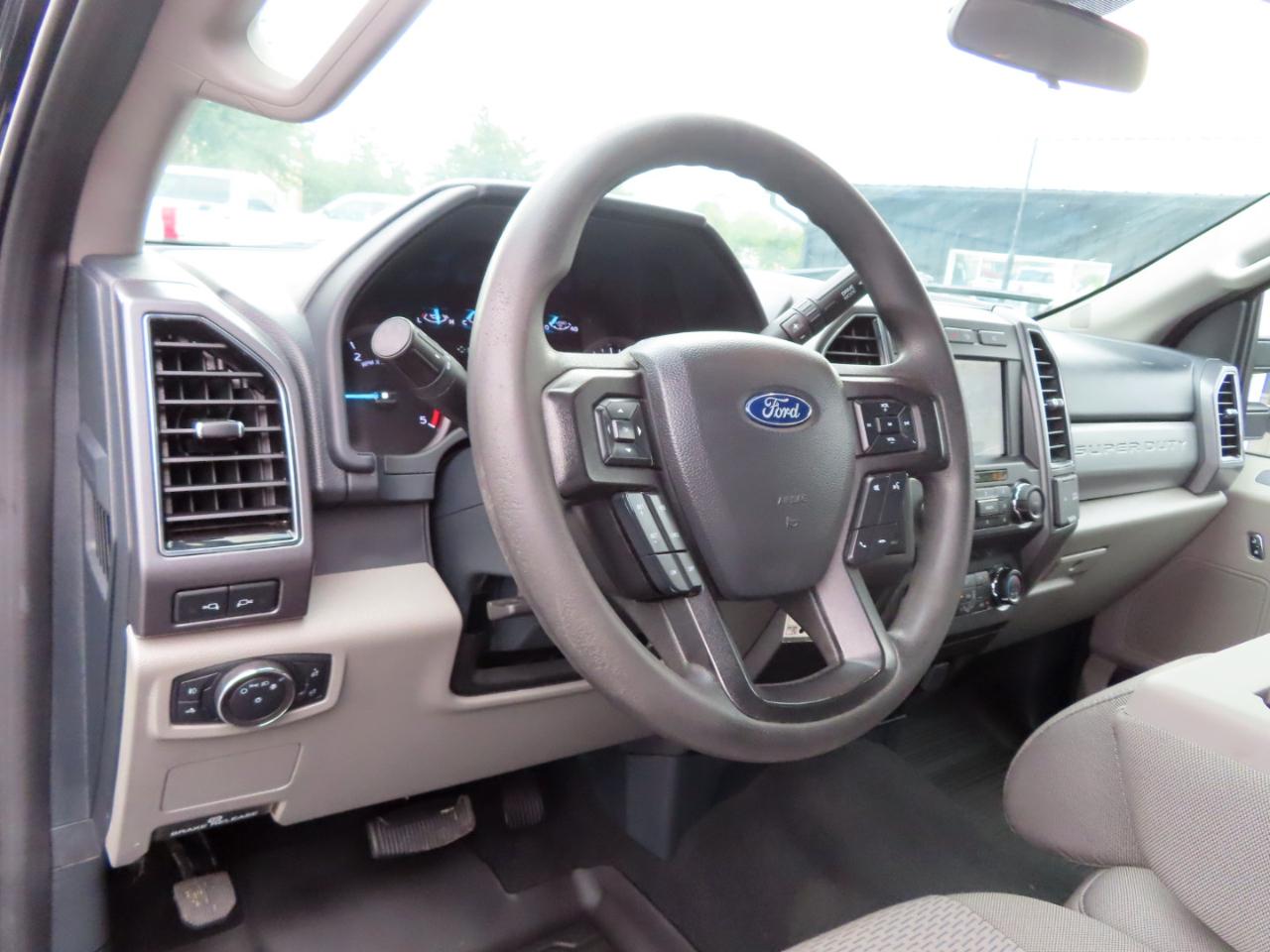 Ford Super Duty F-350 SRW XLT 4WD Crew Cab 6.75' Box 2022