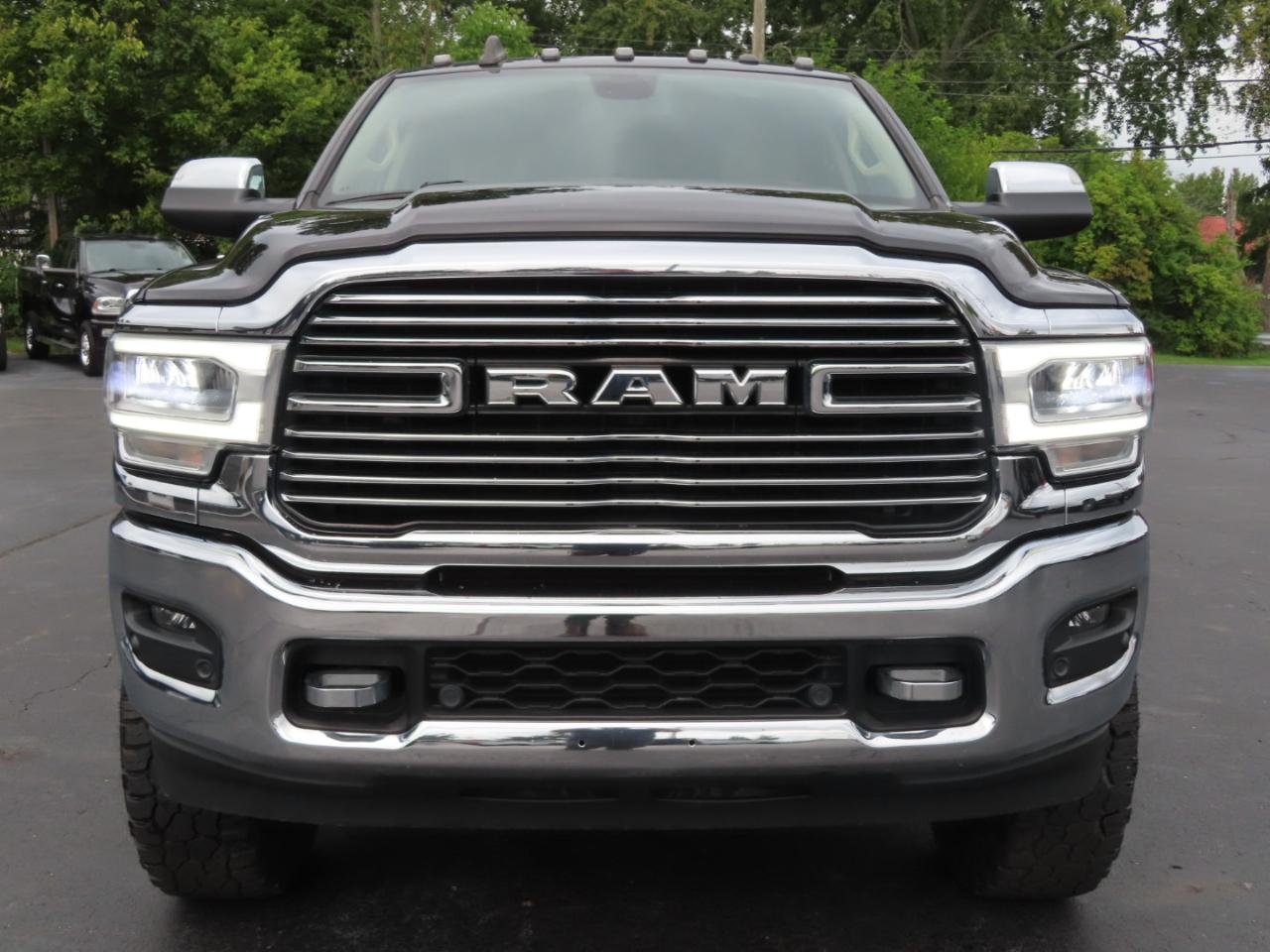 RAM 2500 Laramie 4x4 Mega Cab 6'4" Box 2021
