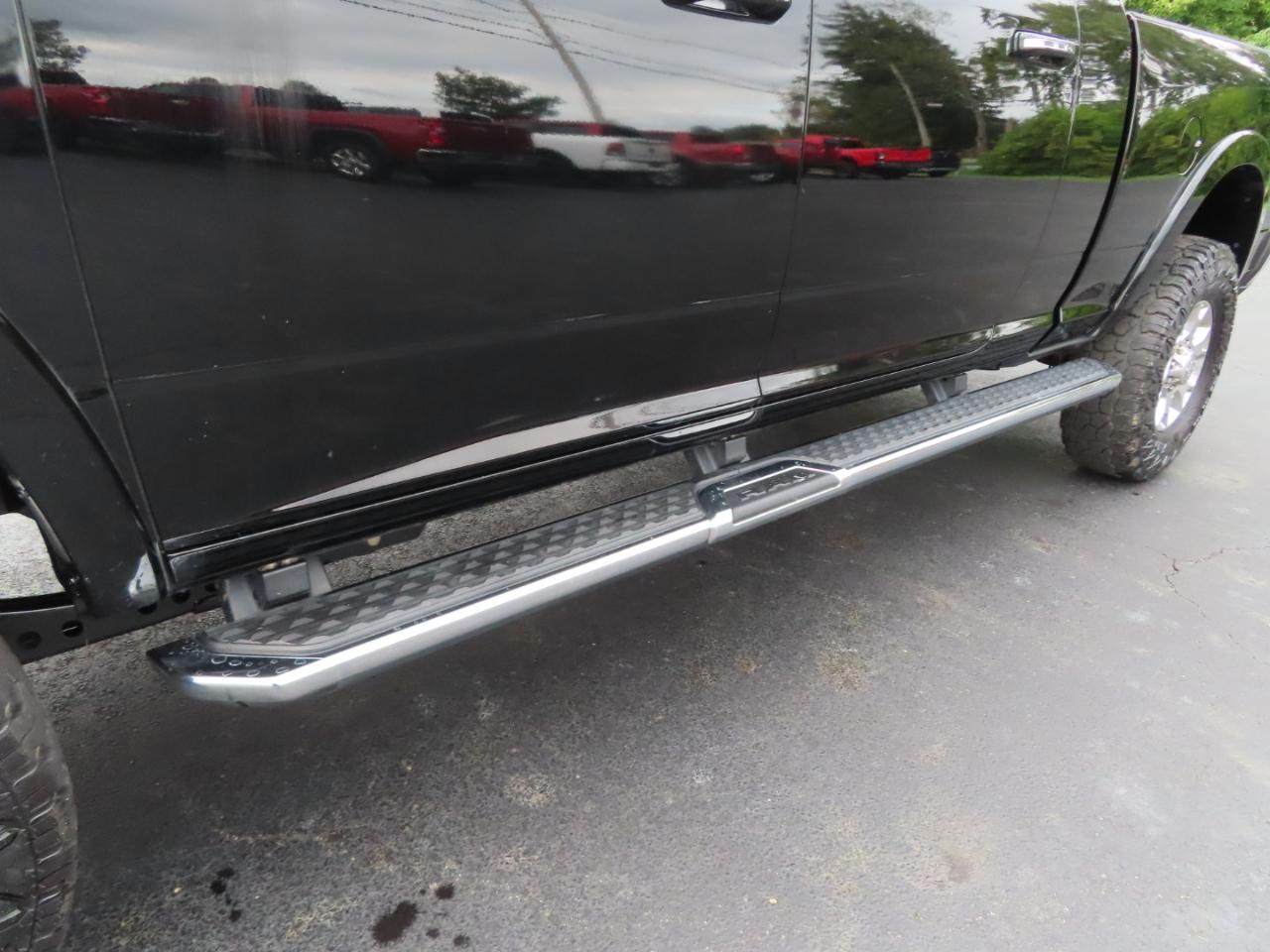 RAM 2500 Laramie 4x4 Mega Cab 6'4" Box 2021