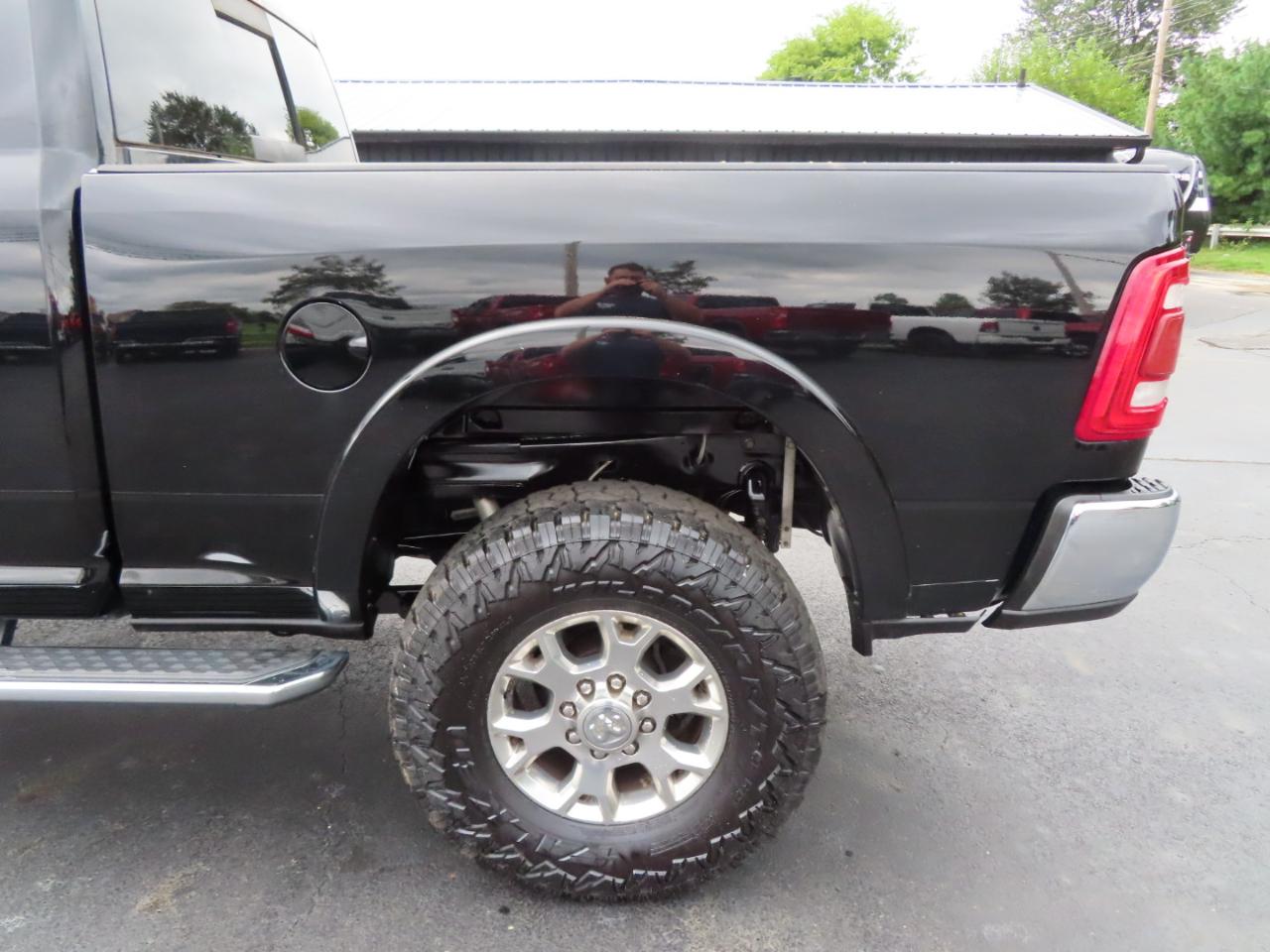 RAM 2500 Laramie 4x4 Mega Cab 6'4" Box 2021