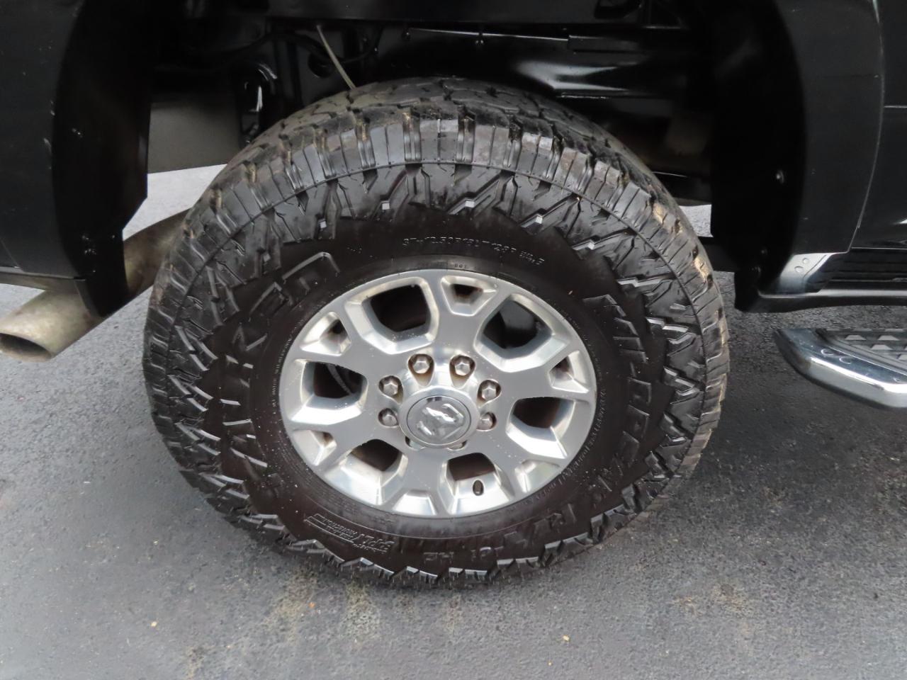 RAM 2500 Laramie 4x4 Mega Cab 6'4" Box 2021