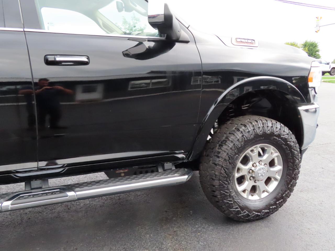 RAM 2500 Laramie 4x4 Mega Cab 6'4" Box 2021