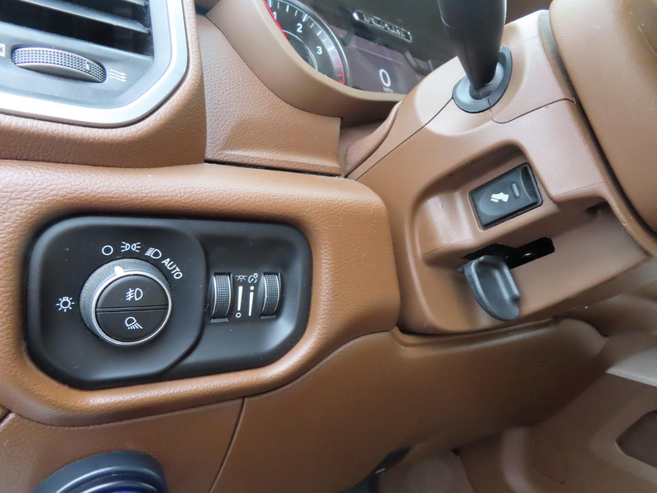 RAM 2500 Laramie 4x4 Mega Cab 6'4" Box 2021