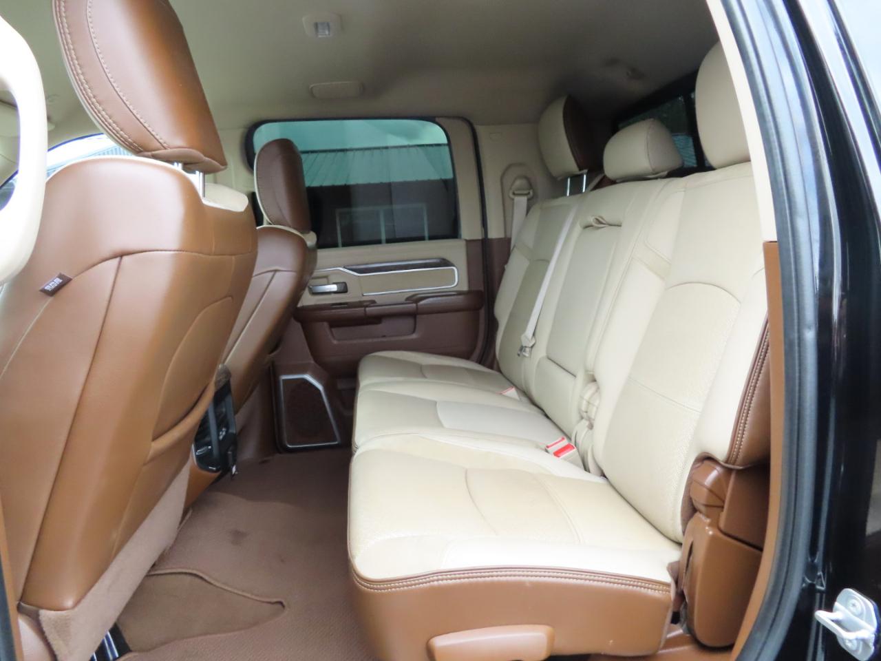 RAM 2500 Laramie 4x4 Mega Cab 6'4" Box 2021