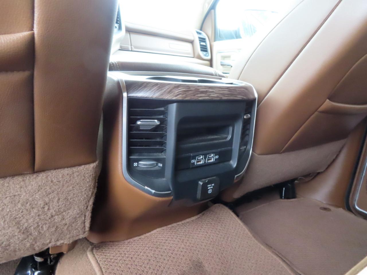 RAM 2500 Laramie 4x4 Mega Cab 6'4" Box 2021