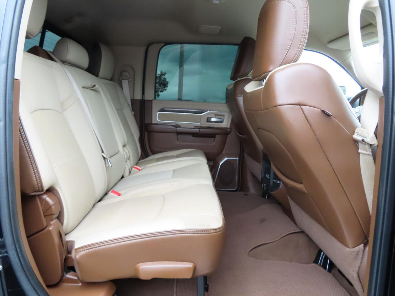 RAM 2500 Laramie 4x4 Mega Cab 6'4" Box 2021