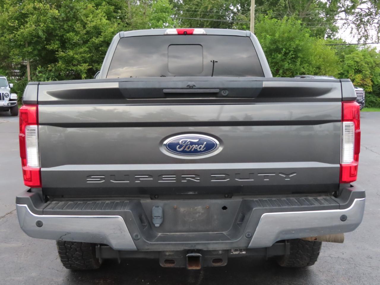 Ford Super Duty F-250 SRW Lariat 4WD Crew Cab 6.75' Box 2017