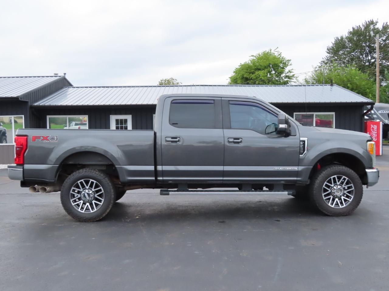 Ford Super Duty F-250 SRW Lariat 4WD Crew Cab 6.75' Box 2017