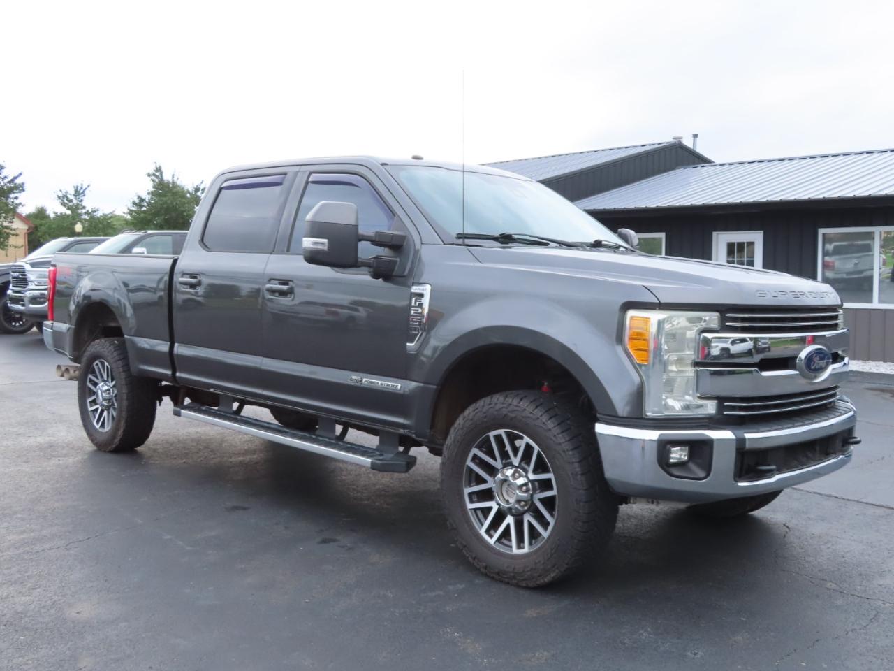Ford Super Duty F-250 SRW Lariat 4WD Crew Cab 6.75' Box 2017