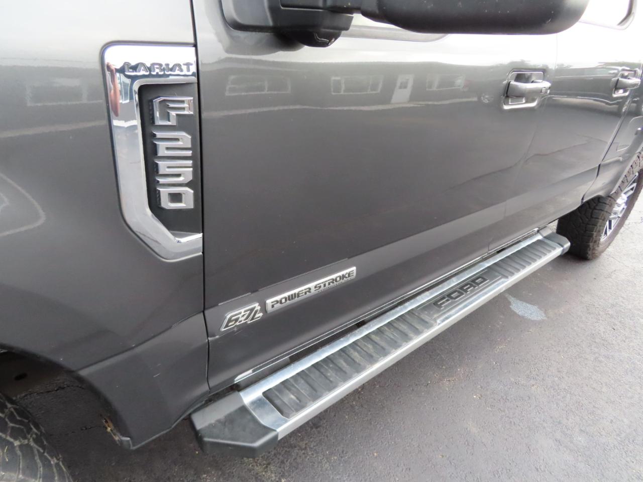 Ford Super Duty F-250 SRW Lariat 4WD Crew Cab 6.75' Box 2017