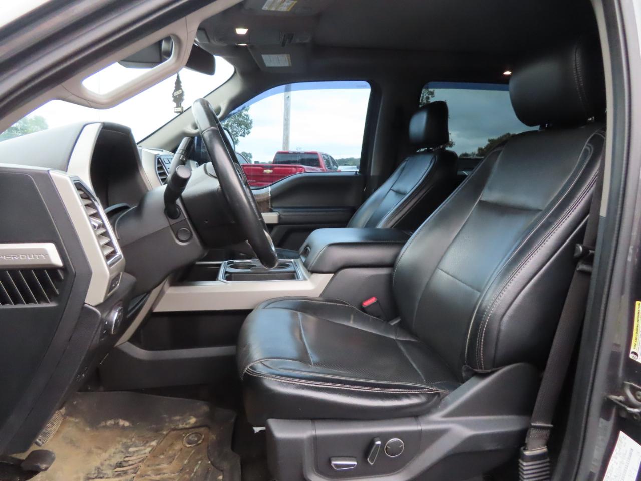 Ford Super Duty F-250 SRW Lariat 4WD Crew Cab 6.75' Box 2017