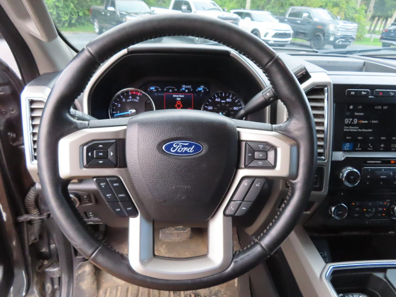 Ford Super Duty F-250 SRW Lariat 4WD Crew Cab 6.75' Box 2017