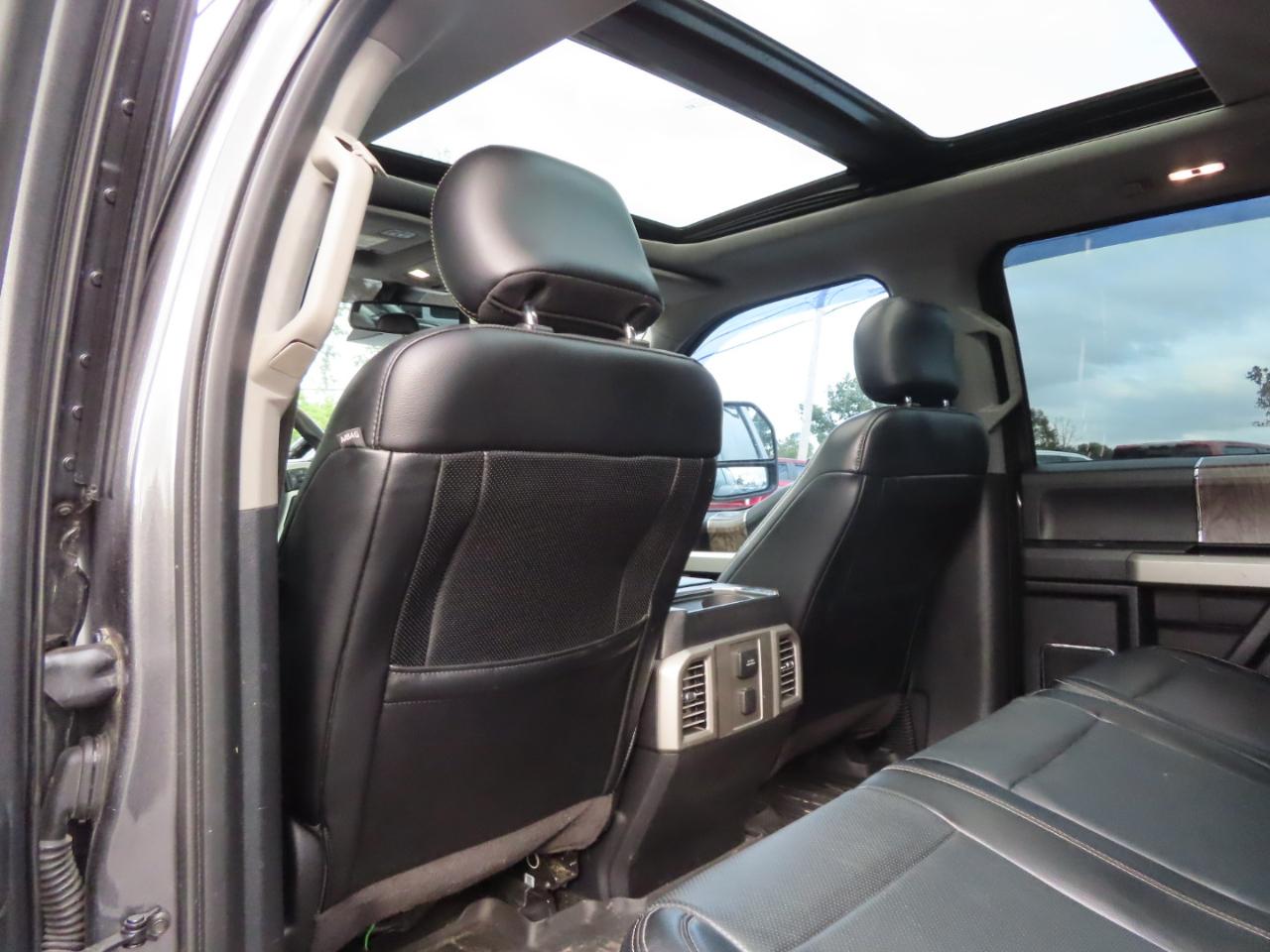 Ford Super Duty F-250 SRW Lariat 4WD Crew Cab 6.75' Box 2017