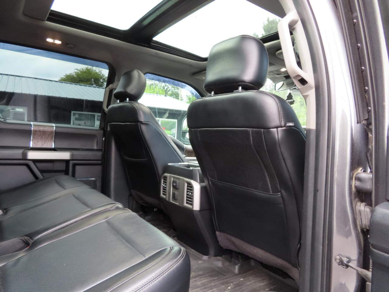 Ford Super Duty F-250 SRW Lariat 4WD Crew Cab 6.75' Box 2017