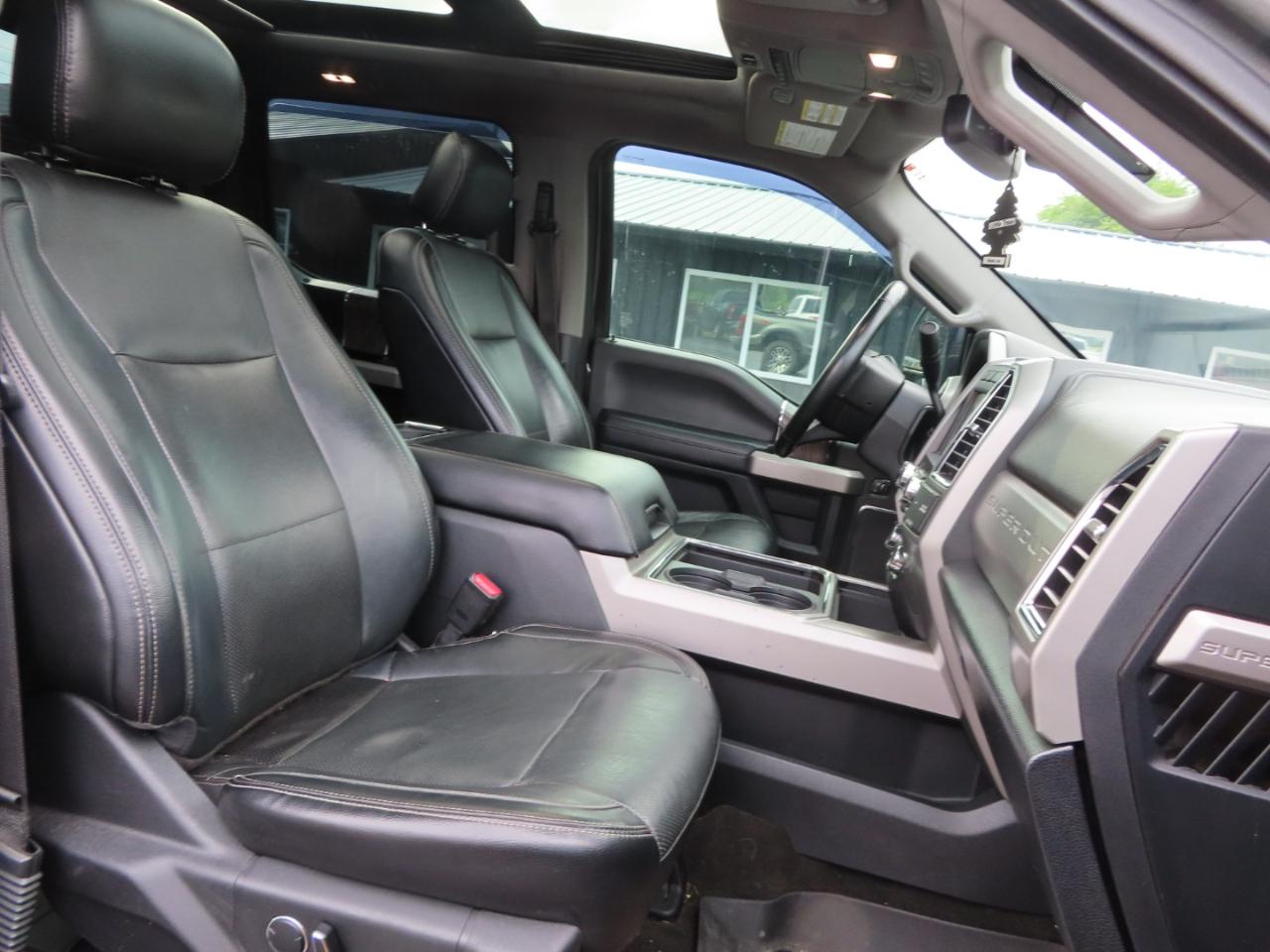 Ford Super Duty F-250 SRW Lariat 4WD Crew Cab 6.75' Box 2017