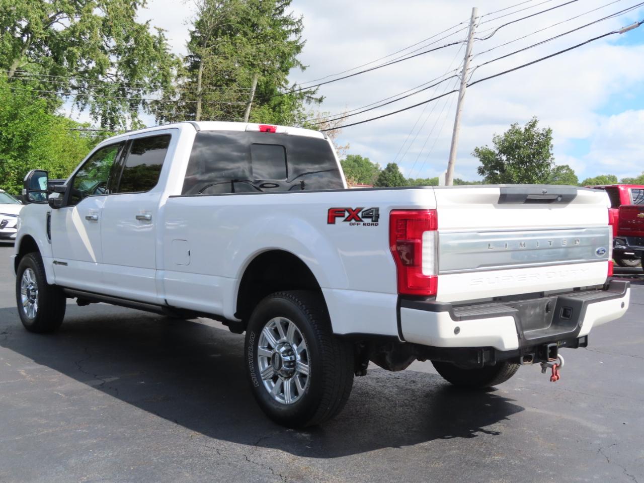 Ford Super Duty F-350 SRW Limited 4WD Crew Cab 8' Box 2018