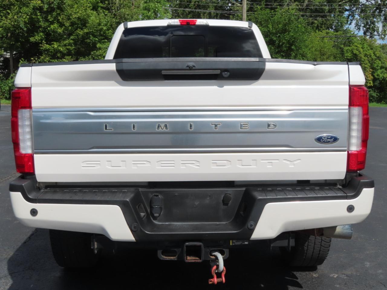 Ford Super Duty F-350 SRW Limited 4WD Crew Cab 8' Box 2018