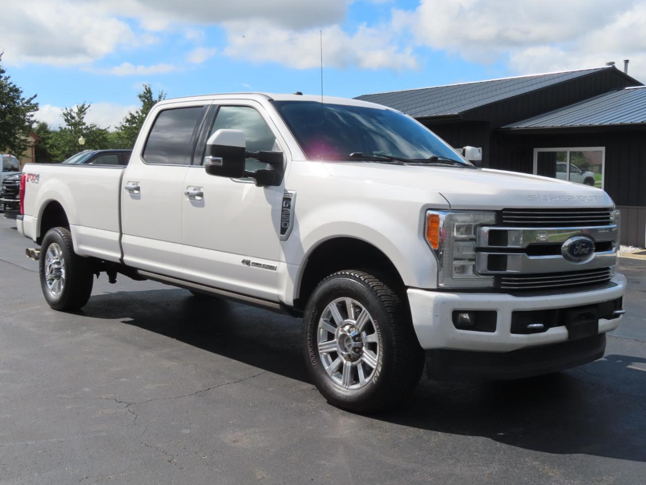 Ford Super Duty F-350 SRW Limited 4WD Crew Cab 8' Box 2018